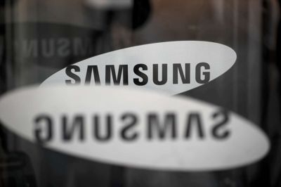 Kim Hong-ji/Reuters. - Samsungs meddelelse er et stort skridt frem mod en fremtid båret af bæredygtig energi, siger Greenpeace-chefen Jennifer Morgan om det sydkoreanske mål om ren energi i 2020.