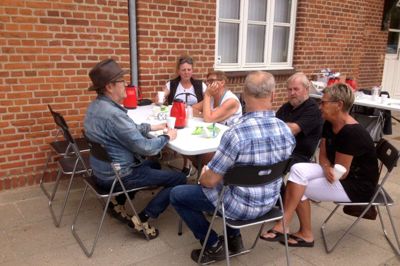 Det var lige vejr til at besøge tirsdagens pop-up café ved stationen.?Foto: Privatfoto