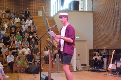 Peter Hald Vestergaard hold elevtalen for sine medstuderende årgang 2018 ?Foto: Laila Kempel
