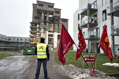 Byggefagenes Samvirke i Aalborg blokerer et byggefirma, som benytter polske arbejdere. Siden 2013 har 3F forsøgt at få overenskomst med firmaet. I første halvår krakkede 468 byggefirmaer trods et økonomisk opsving. Foto: Henning Bagger/Ritzau Scanpix