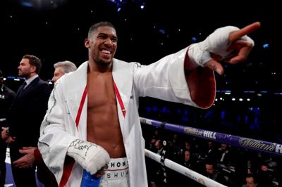 Andrew Couldridge/arkiv/Reuters. Anthony Joshua har endnu ikke tabt en boksekamp, efter at han har været i ringen 21 gange.