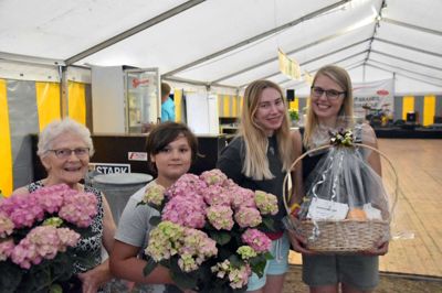 Vinderne - fra venstre Ruth Flinker på 3. pladsen, Johan Mikkelsen på 2. pladsen og Yuliia Voloshchuck og Anna Compton på 1. pladsen.