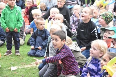 Onkel Reje fangede børnenes opmærksomhed. ?Foto: Steen Hebsgaard