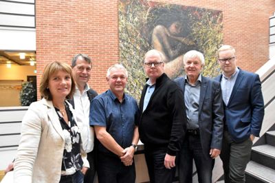 Samtlige partier står bag forliget. Fra venstre Annette Mosegaard (K), borgmester Ib Lauritsen (V), Frank Heidemann Sørensen (S), Henrik Engedahl (V), Henrik Kraglund (Fællesl.) og Simon Vanggaard (DF). ?Foto: Steen Hebsgaard