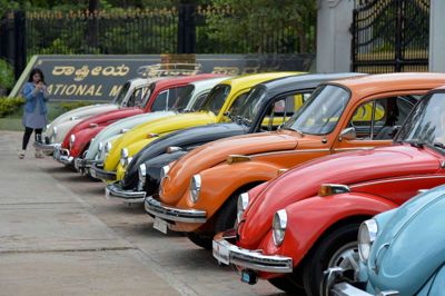 Fra 2019 er det slut med Volkswagens ikoniske Beetle (bille). Selskabet har tidligere annonceret, at modellen vil gå i graven. Torsdag annoncerer bilproducenten, at det bliver næste år. Foto: Manjunath Kiran/Ritzau Scanpix