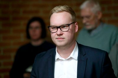 Viceborgmester Simon Vanggaard (DF) konstaterer, at det har været en barsk omgang at finde besparelserne på børne- og undervisningsområdet. ?Foto: Flemming Hansen