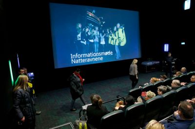 Efter uroligheder i nattelivet etablerede en gruppe forældre og bekymrede borgere fra Facebookgruppen »Tryghed i Ikast« Natteravne i Ikast. Til det åbne borgermøde var der være snak, debat og oplæg fra Natteravnene i Herning. Nu er der behov for oprustning igen.