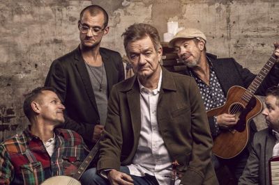 Fredag 23. november 2018 lægger Lars Lilholt med band vejen forbi MCH Herning Kongrescenter med sin populære Storyteller-koncert Kapitel 3. ?Foto: PR