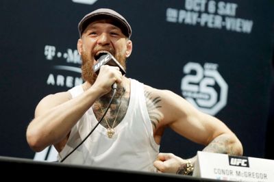 Isaac Brekken/Ritzau Scanpix. Conor McGregor var i godt humør, da han talte ved en pressekonference i Las Vegas forud for weekendens MMA-kamp mod Khabib Nurmagomedov.