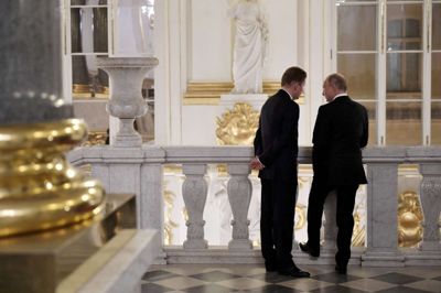 Sputnik/Reuters. Gazproms administrenede direktør, Aleksej Miller, har gode nyheder til Ruslands præsident, Vladimir Putin: Det russiske gasselskab vil sætte ny rekord for eksporten, og Europa aftager russisk naturgas som aldrig før - trods et lødte om at sætte prop i rørledningen.