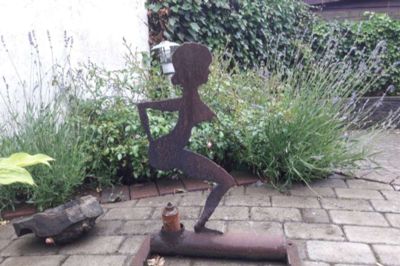 Det diskuteres voldsomt, om Poul Schat Jacobsens skulptur er egnet som kulturelt indslag i en rundkørsel.?Fra kommunens dagsorden-materiale