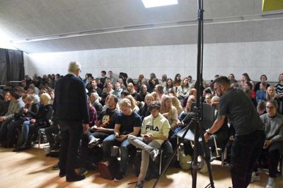 Gymnasieelever er på plads til dramaet på den jyske hede. ?Foto: Steen Hebsgaard