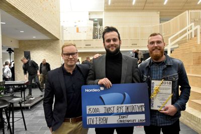 Tre glade prismodtagere, fra venstre Simon Vangaard, Benjamin Piechnik og Christoffer Knudsen. ?Foto: Steen Hebsgaard