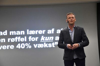 Allan Vad Nielsen underholdt med anekdoter og oplevelser fra sin karriere. ?Foto: Steen Hebsgaard