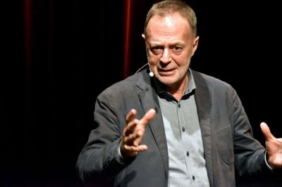 Bent Isager-Nielsen fortalte om mange sager, han har arbejdet med. ?Foto: Steen Hebsgaard