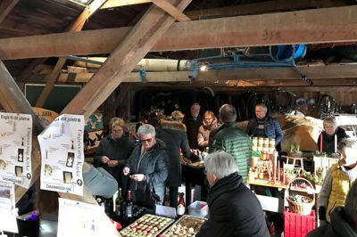 julemarkedet "Jul i Den Gamle Foderstof" havde et bredt udbud og mange besøgende. Foto: Allan Nordstrøm