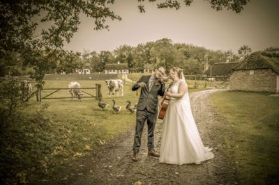 Viet i Viet i Ryde kirke: Janni Andreassen, datter af Irma & Søren Andreassen, Ryde og Steffan Markussen, Ikast søn af Ulla Markussen, Vojens. ?FOTO: JANE RUTH