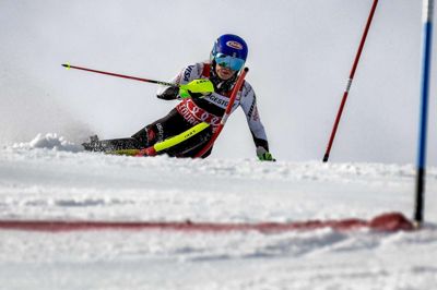 Jeff Pachoud/Ritzau Scanpix. Mikaela Shiffrin vandt i storslalom fredag og i slalom lørdag, da kvinderne kørte World Cup-løb i Frankrig.