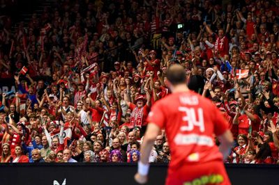 Over 15.000 tilskuere sad klar på tribunerne, da Danmark lørdag bankede Tunesien ved VM i herrehåndbold. Foto: Jonathan Nackstrand/Ritzau Scanpix