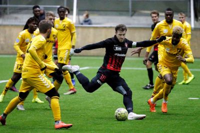 Erik Sviatchenko kæmpede sig igenne, Fredericia-forsvaret og scorede til 2-1 kort før pausen. Foto: Flemming Hansen