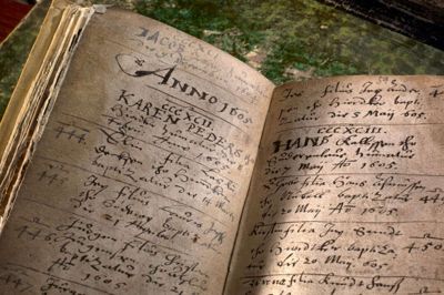 Kun til redaktionel brug i forbindelse med om tale af ovenstående historie ** Klausuleret til print før mandag den 4. febuer 2019. **.**Tom Jersø/Rigsarkivet/Handout/Ritzau Scanpix. Ved at bruge historiske arkivoplysninger indsamlet af frivillige slægtsforskere vil danske forskere nu kunne sikre sig enestående viden om fortiden, som blandt andet kan give en unik indsigt i arvelig sygdom og fremtidig behandling. (Foto: Tom Jersø/rigsarkivet/handout/Ritzau Scanpix)