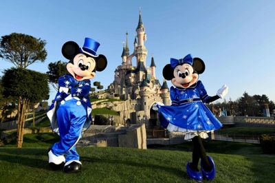 Bertrand Guay/Ritzau Scanpix. Disneys forlystelsesparker så en fremgang på 5 procent. Fjernsynsindtægterne, den såkaldte broadcast-forretning, voksede med 7 procent. (Genrefoto).