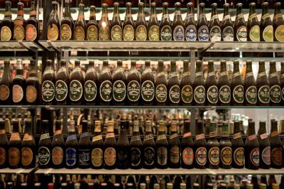 Fabian Bimmer/Reuters. Carlsberg har rigeligt af gode nyheder på hylderne efter et 2018 med fremgang. 2019 forventer Carlsberg ikke at vokse lige så hurtigt. (arkivfoto)