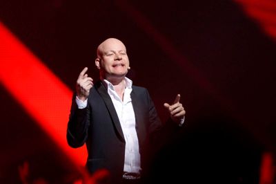 Thomas Blachman vil lade sig inspirere ved foredraget på Midtjysk Efterskole. Foto: Flemming Hansen