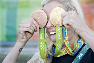 Jens Nørgaard Larsen/Ritzau Scanpix. Pernille Blume vandt OL-guld i 50 meter fri og OL-bronze i medleyholdkappen.