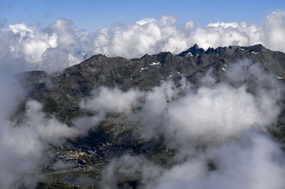 Det er sket et udbrud af mæslinger i det populære skisted Val Thorens i Frankrig. To danskere er blevet smittet efter rejse i området. Foto: Philippe Desmazes/Ritzau Scanpix