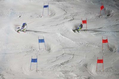 Denis Balibouse/Reuters. Schweizerne var 0,77 sekunder hurtigere end Østrig i finalen i holdkonkurrencen i Åre.