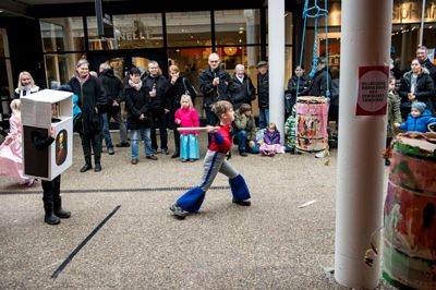 Lørdag kan der tæskes tønder i Strøgcentret i Ikast.
Foto: Jørn Deleuran