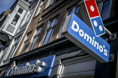 Mads Claus Rasmussen/Ritzau Scanpix. Domino's Pizza i Danmark - her eksemplificeret ved sin restaurant på Store Kongesgade - er gået konkurs, oplyser kæden i en telefonsvarerbesked. (arkivfoto)