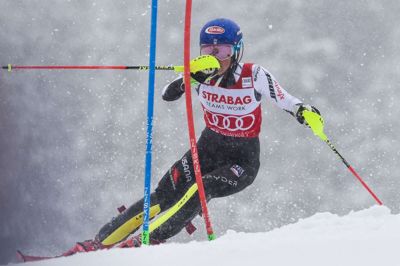 Michal Cizek/Ritzau Scanpix. Amerikanske Mikaela Shiffrin tog lørdag sin World Cup-sejr nummer 15 i sæsonen. Hun er også sikker på den samlede World Cup-titel.