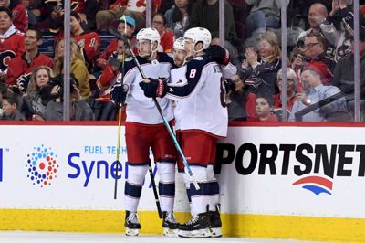Columbus Blue Jackets' Oliver Bjorkstrand (28) fejrer en scoring mod Calgary Flames. Foto: Candice Ward/Ritzau Scanpix
