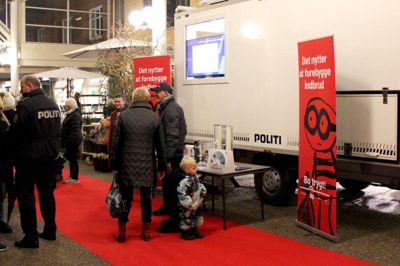 Den mobile politistation er igen på vej til Ikast. Ordensmagten er en aktiv del af Forårsmessen i Strøgcentret 7. april. ? Foto: Jan B. Knudsen
