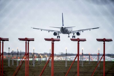 Mads Claus Rasmussen/Ritzau Scanpix. Det er obligatorisk for piloter og flyveledere at have et gyldigt helbredsbevis. Nu skal omkring 2000 piloter og flyveledere genundersøges. (Arkivfoto).