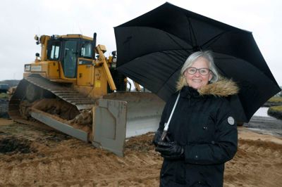Sundheds- og ældrechef Dorthe Jepsen i forbindelse med spadestik til plejecenter på Bødildvej. Foto: Henrik Ole Jensen