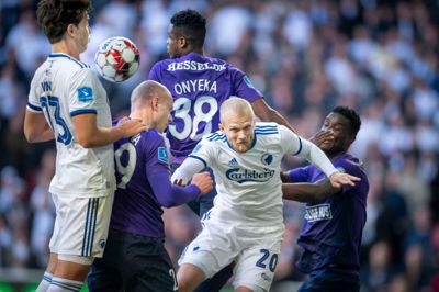 De hvide FCK'ere var skarpest i duellerne og lavede klart færre fejl end FCM'erne, der nu er otte point bagud i dysten om guldet. Foto: Liselotte Sabroe/Ritzau Scanpix