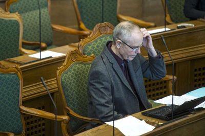 Christian Liliendahl/Ritzau Scanpix. Enhedslistens Finn Sørensen har ikke meget til overs for Finansministeriets udregning af, hvilken effekt kontanthjælpsloftet og 225-timersreglen har haft. Arkivfoto.