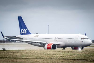 Mads Claus Rasmussen/Ritzau Scanpix. SAS meddelte søndag, at selskabet aflyser over 1200 flyafgange mandag og tirsdag på grund af pilotstrejken. 110.000 passagerer bliver berørt, oplyser selskabet. (Arkivfoto)