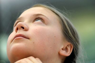 Toby Melville/Reuters. Greta Thunberg er blevet lidt af en klimastjerne. I april besøgte hun pave Frans i Rom. (Arkivfoto)