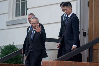 Andrew Caballero-Reynolds/Ritzau Scanpix. Kinas vicepremierminister, Liu He, deltog torsdag i handelssamtaler med USA i Washingtong D.C. Forhandlingerne fortsætter fredag morgen lokal tid.