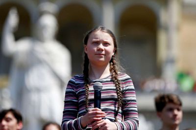 Yara Nardi/Reuters. 16-årige Gretha Thunberg, der her er fotograferet i forbindelse en klimademonstration ig Rom i april, kommer til København for at tale klimasagen.