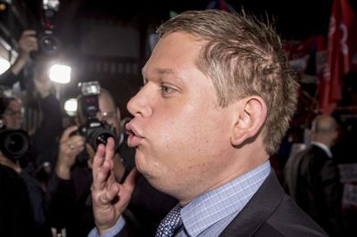 Mads Claus Rasmussen/Ritzau Scanpix. Rasmus Paludan er leder af partiet Stram Kurs, der stiller op til Folketinget for første gang. Han mener, at alle ikke-etniske danskere skal udvises af Danmark. (Arkivfoto)