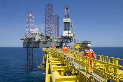 Claus Fisker/Ritzau Scanpix. Maersk Drilling udlejer borerigge og -skibe til oliebranchen, der kan lede efter og udvikle olie- og gasfelter under havet.(Arkivfoto)