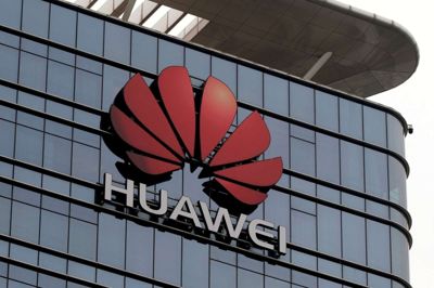 Tyrone Siu/Reuters. Nuværende ejere af Huawei-telefoner vil fremover modtage sikkerhedsopdateringer til deres telefoner, oplyser Huawei. (Arkivfoto)