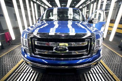 Bill Pugliano/Ritzau Scanpix. Ford nedlægger 7000 stillinger for at køre selskabet i stilling til en fremtid med elektriske og selvkørende biler.