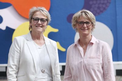 Afgående turistchef i Ikast-Brande, Jette Nielsen (t.v.), ses her sammen med Mette Gottlieb, der er direktør for VisitHerning, som skal videreføre turismeindsatsen for både Herning og Ikast-Brande i et nyt, fælles destinationsselskab. Foto: Mikael Lund