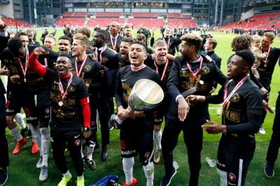 FC Midtjyllands spillere i ellevild jubel efter sejren i pokalfinalen. Foto: Flemming Hansen